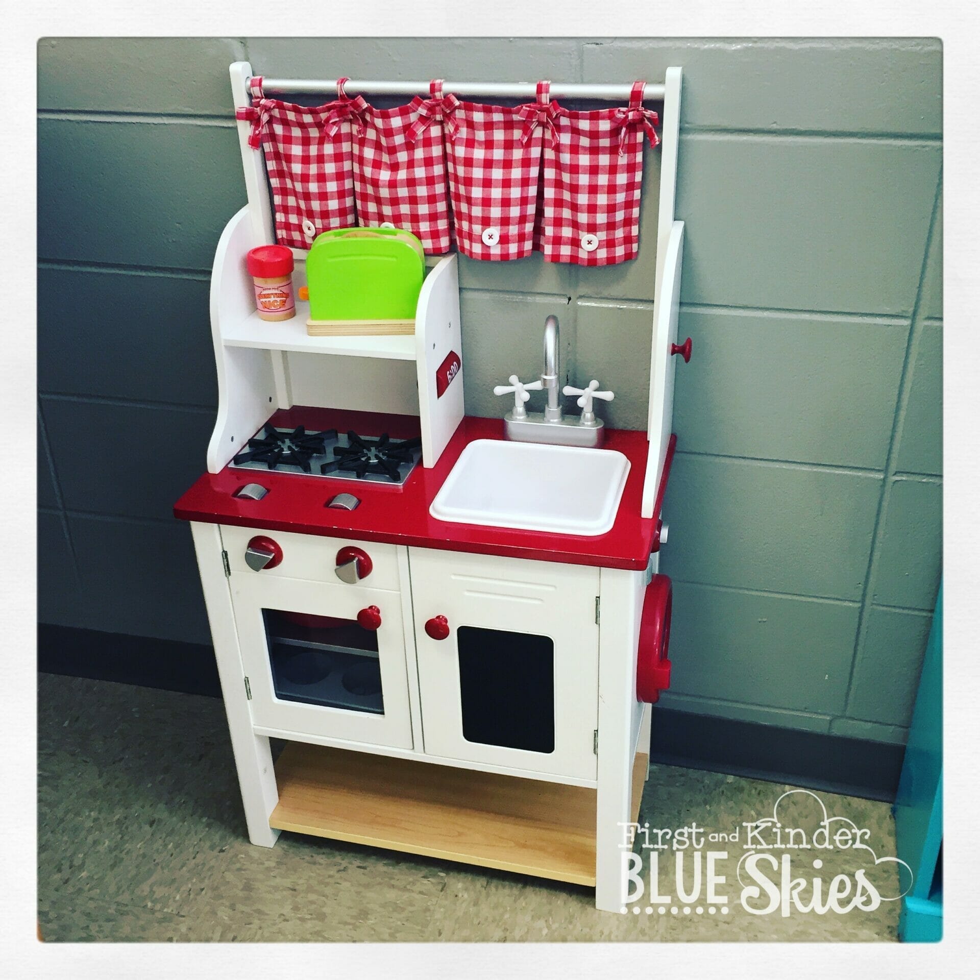 classroom play kitchen